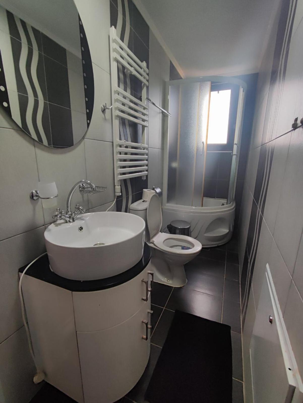 Gogo Apartments أوهغيد الغرفة الصورة