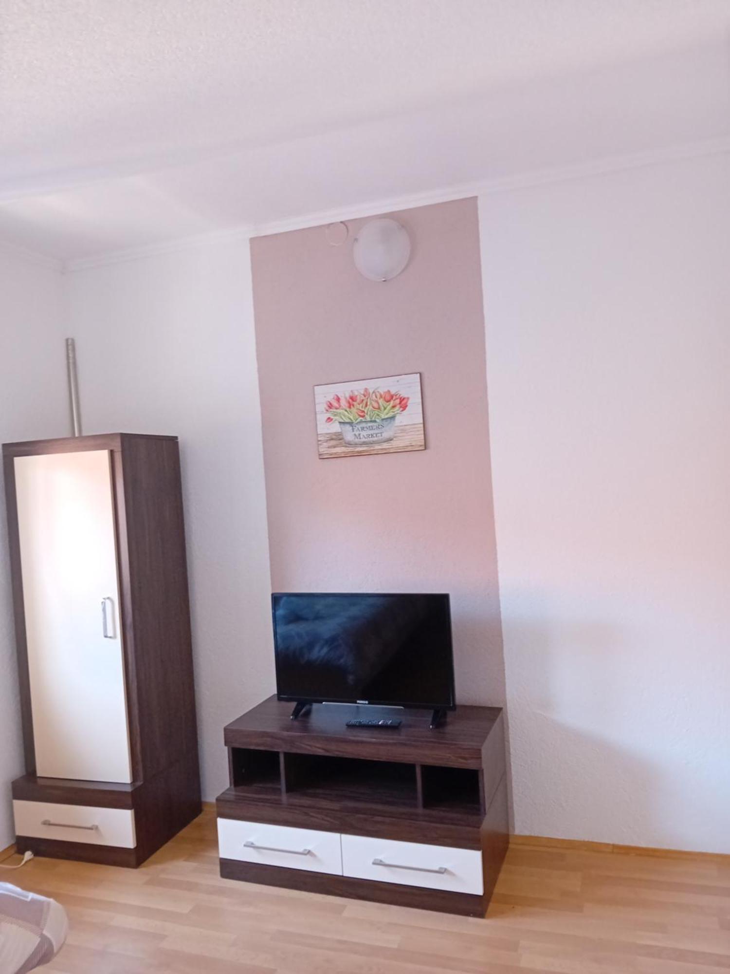Gogo Apartments أوهغيد الغرفة الصورة